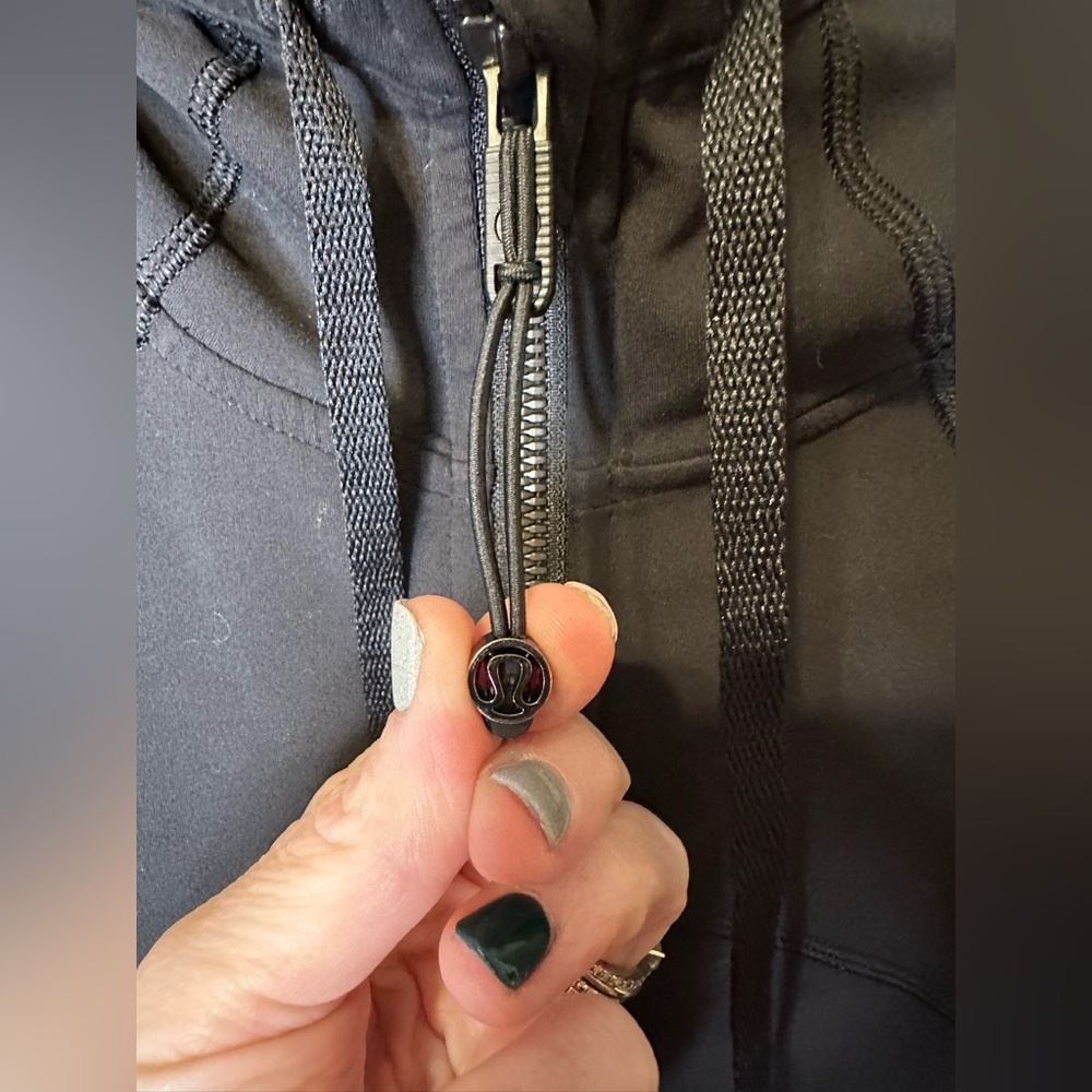 Lululemon Hooded Define Jacket *Nulu EUC - Picture 4 of 8
